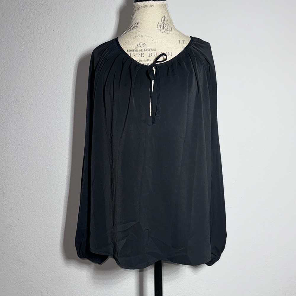 Abercrombie black tie-front blouse